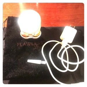 Handheld flawless legs